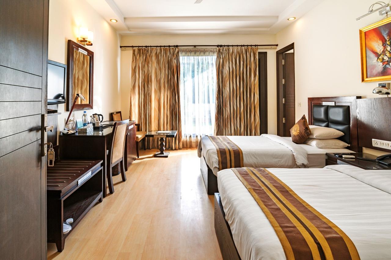 Royal Residence Mg Road Gurgaon Buitenkant foto