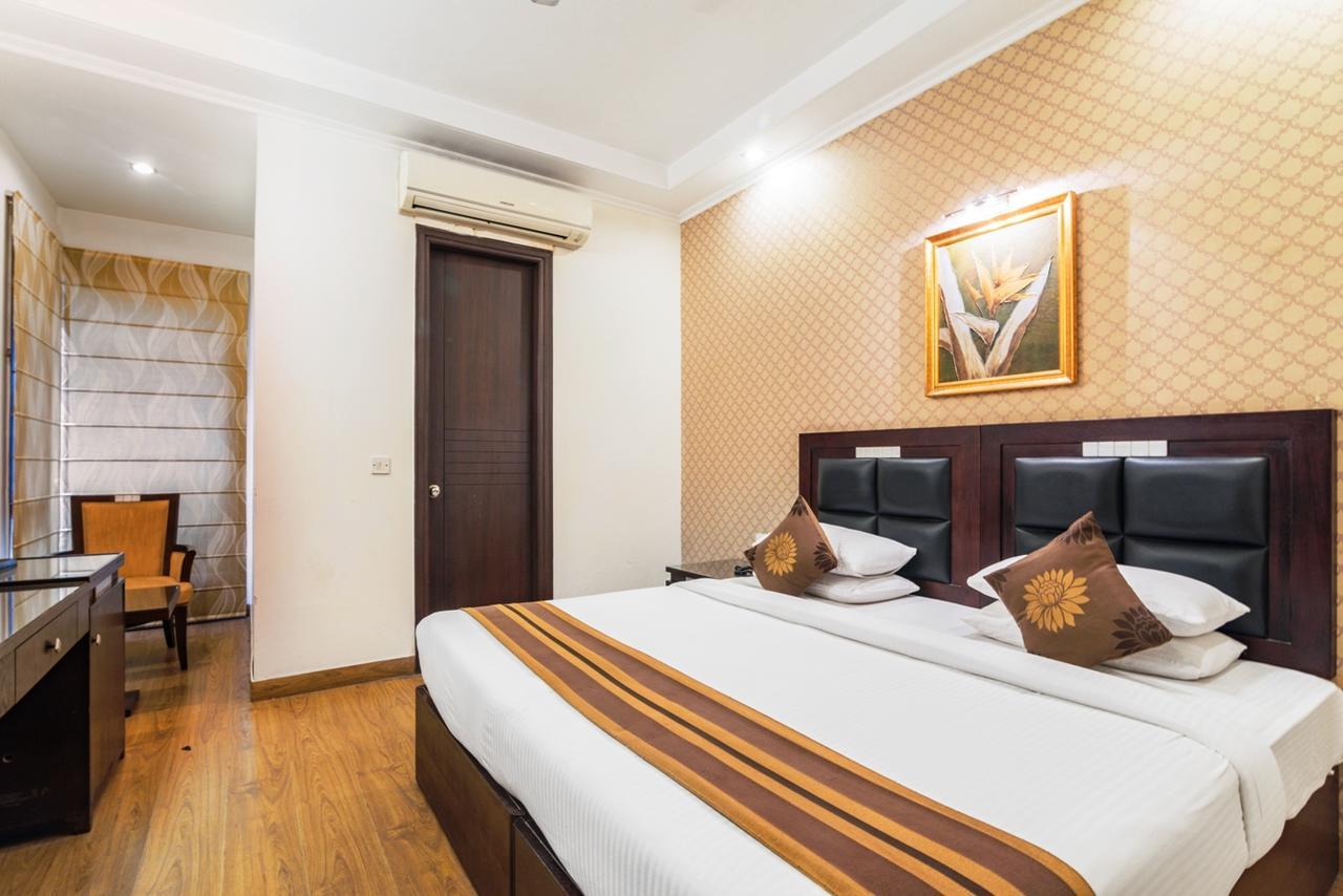Royal Residence Mg Road Gurgaon Buitenkant foto